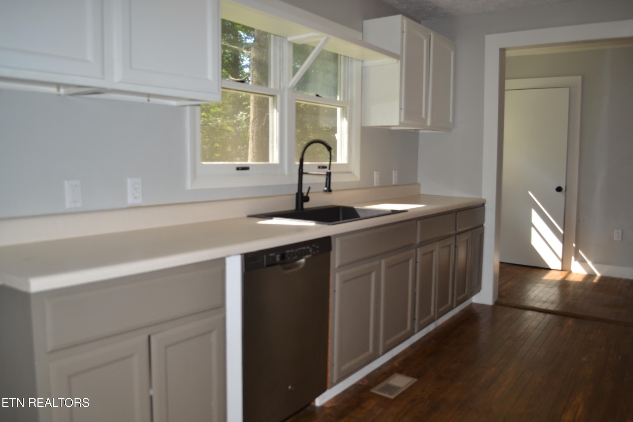 105 Rand Circle Oak Ridge, TN 37830 - Photo 14 of 60 Gallery Image 14