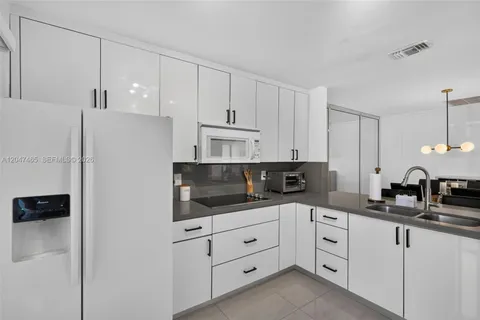 $390,000 | 10505 Southwest 153rd Court, Unit 7, Miami, FL 33196
