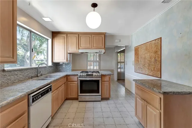 $1,100,000 | 1949 Chatwin Avenue, Long Beach, CA 90815