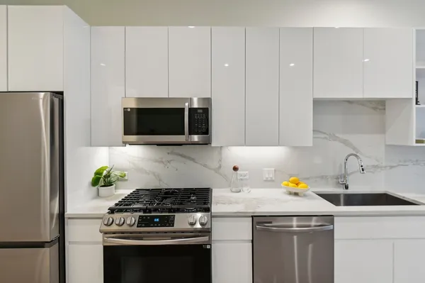 $2,895 | 812 West Adams Street, Unit 410, Chicago, IL 60607