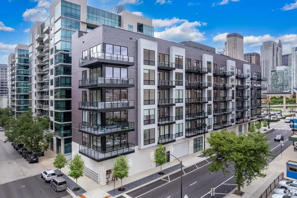$2,895 | 812 West Adams Street, Unit 410, Chicago, IL 60607