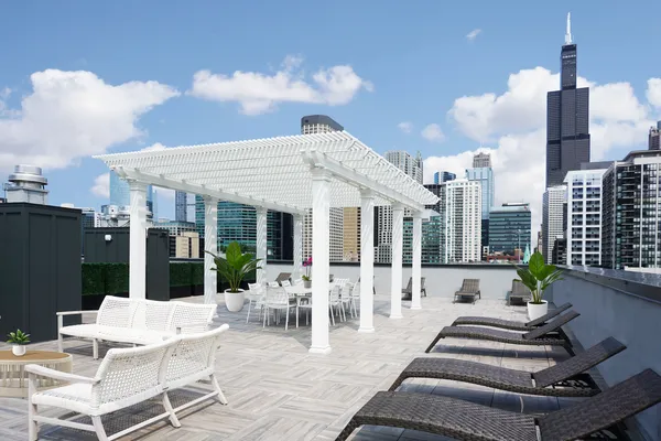 $2,895 | 812 West Adams Street, Unit 410, Chicago, IL 60607