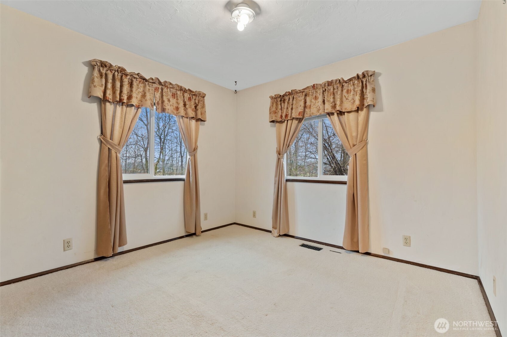 409 Shanklin Road Onalaska, WA 98570 - Photo 23 of 39