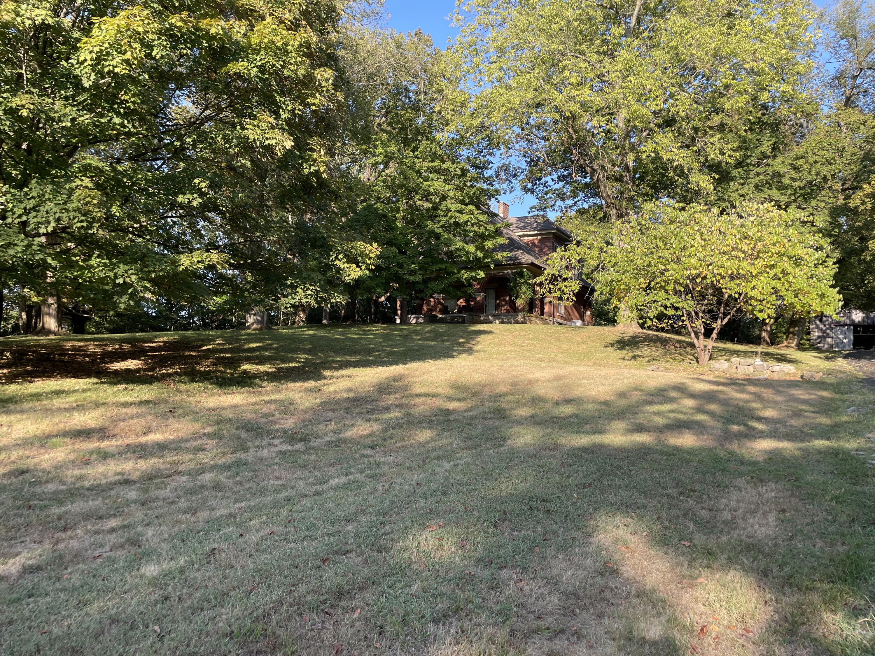 806 Ninevah Road Frankfort, KY 40601 - Photo 2 of 28 Front Yard photo 1