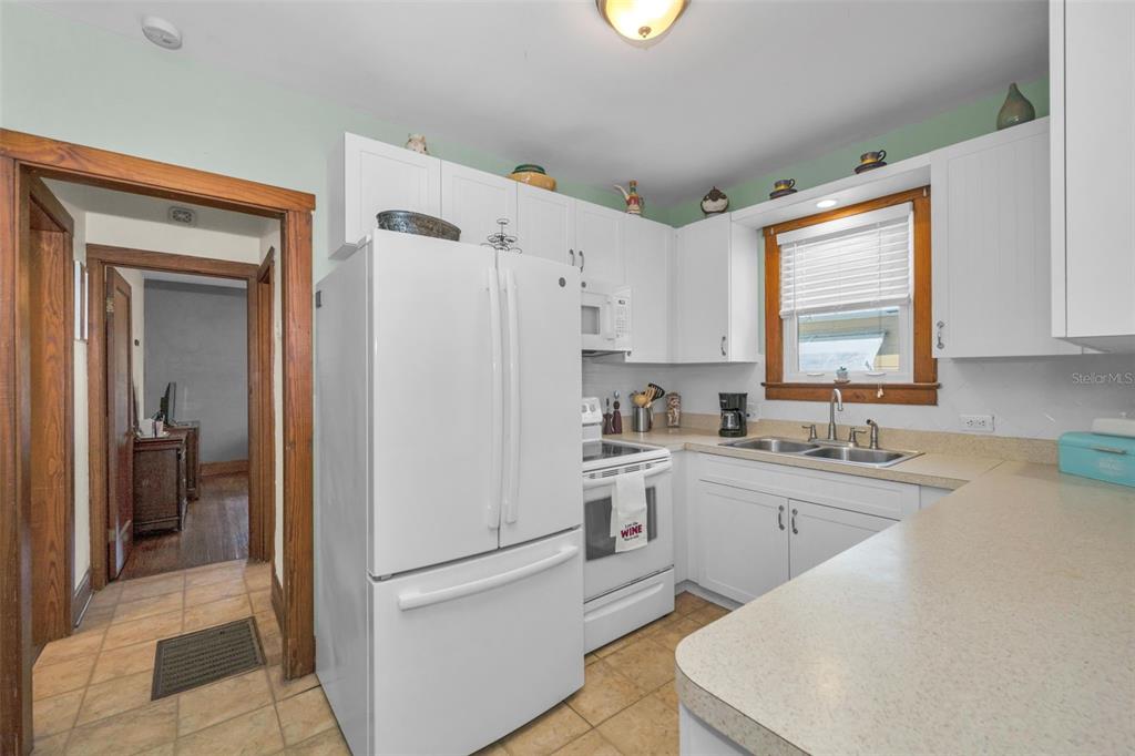 5936 Central Avenue New Port Richey, FL 34652 - Photo 20 of 95