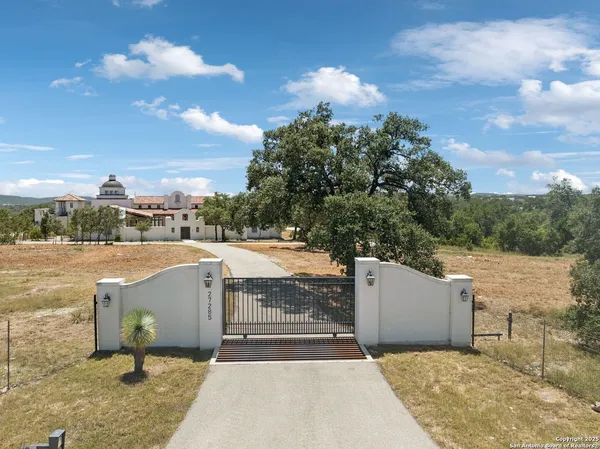 $16,900,000 | 27285 Toutant Beauregard Road, Boerne, TX 78006