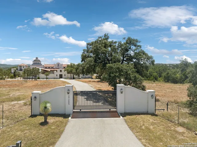 $17,100,000 | 27285 Toutant Beauregard Road, Boerne, TX 78006