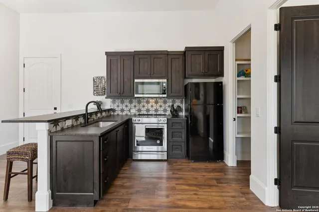 $17,100,000 | 27285 Toutant Beauregard Road, Boerne, TX 78006