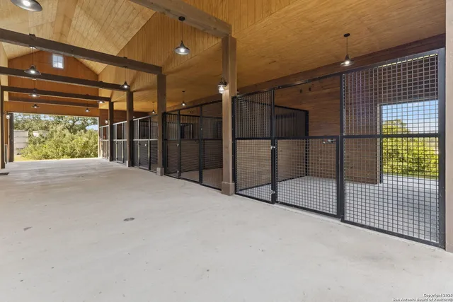 $17,100,000 | 27285 Toutant Beauregard Road, Boerne, TX 78006