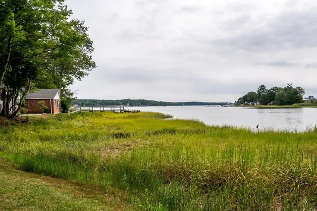 $770,000 | 354 Dover Point Road, Dover, NH 03820