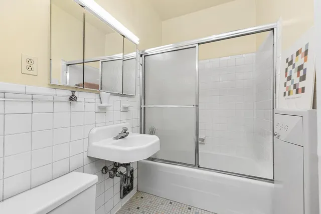 $1,195,000 | 301 East 48th Street, Unit 17F | Midtown East