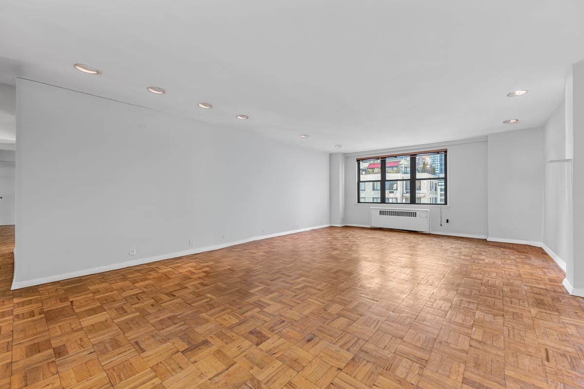 301 East 48th Street, Unit 17F Manhattan, NY 10017 - Photo 2 of 17