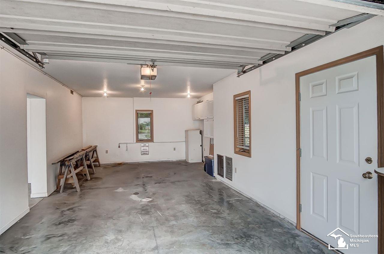 14534 Carroll Road Blissfield, MI 49228 - Photo 7 of 62 Attached garage
