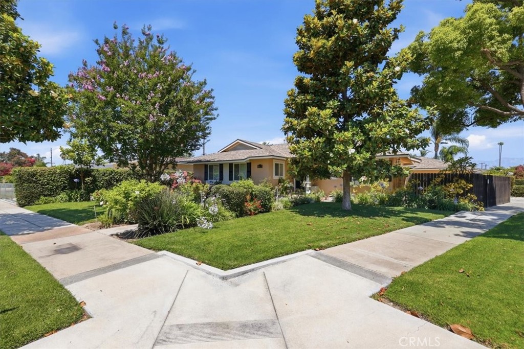 8633 Garfield Street Riverside, CA 92504 - Photo 5 of 54