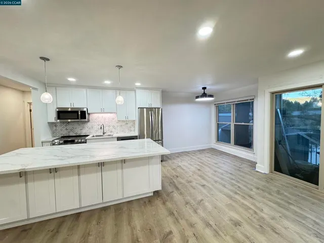 $3,500 | 2083-2083 Ascot Drive, Moraga, CA 94556