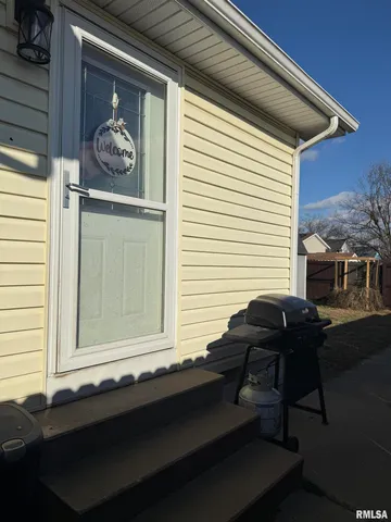 $169,900 | 605 Follis Avenue, Johnston City, IL 62951