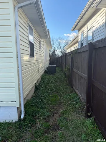 $169,900 | 605 Follis Avenue, Johnston City, IL 62951