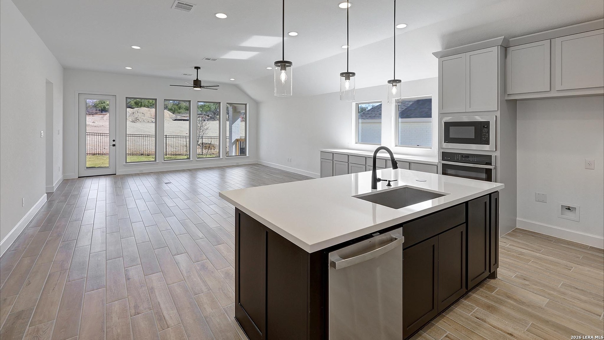 217 Hidalgo Boerne, TX 78006 - Photo 11 of 29