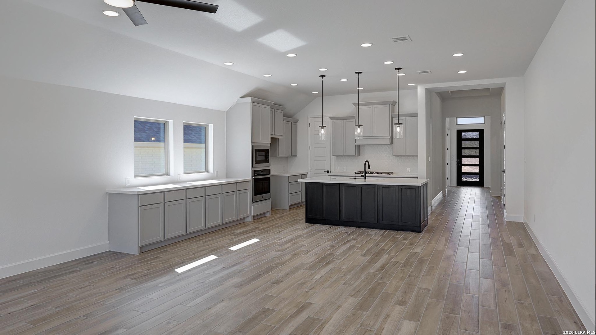 217 Hidalgo Boerne, TX 78006 - Photo 12 of 29