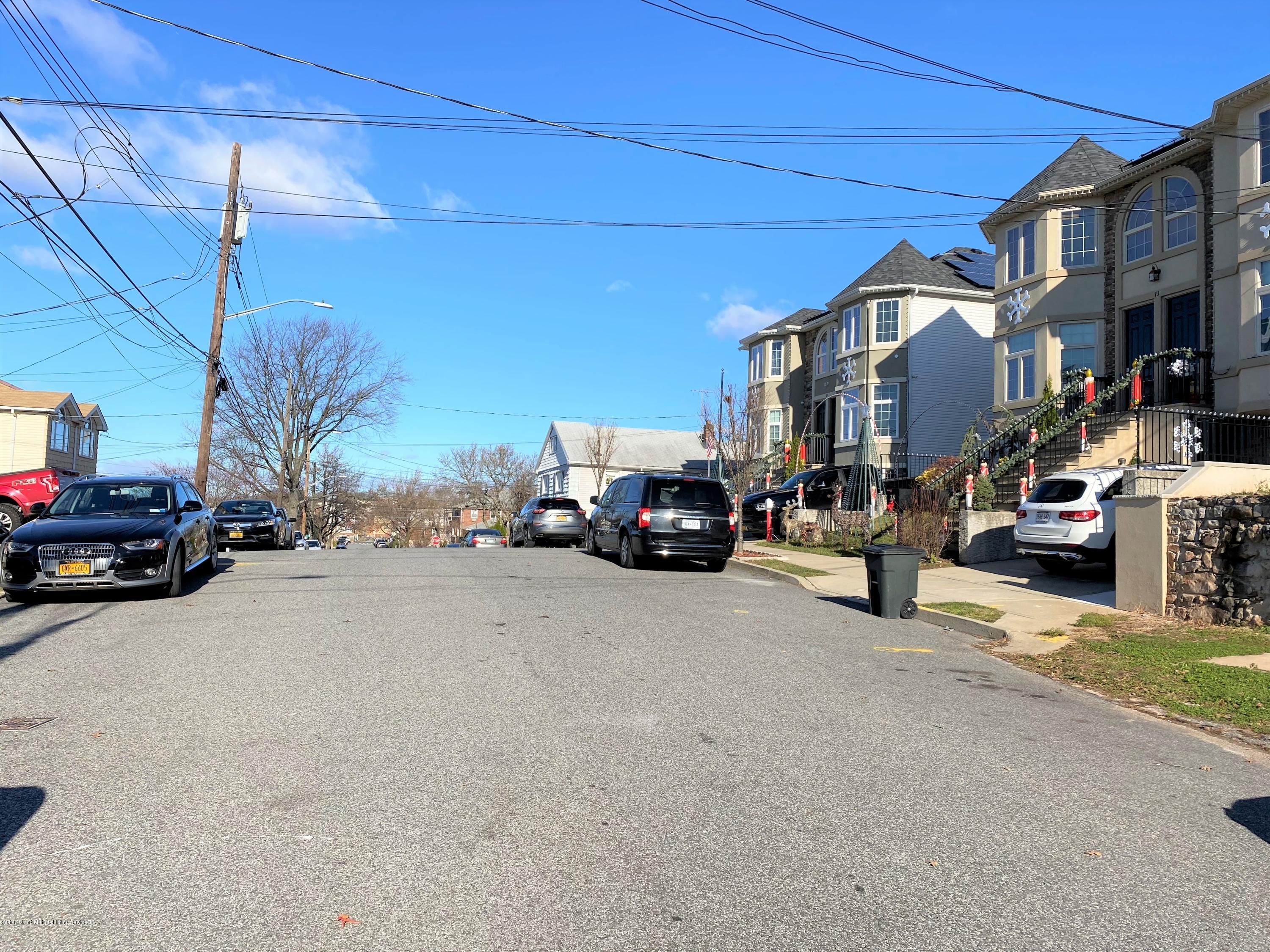 79 Cayuga Avenue Staten Island, NY 10301 - Photo 28 of 28 IMG_0503