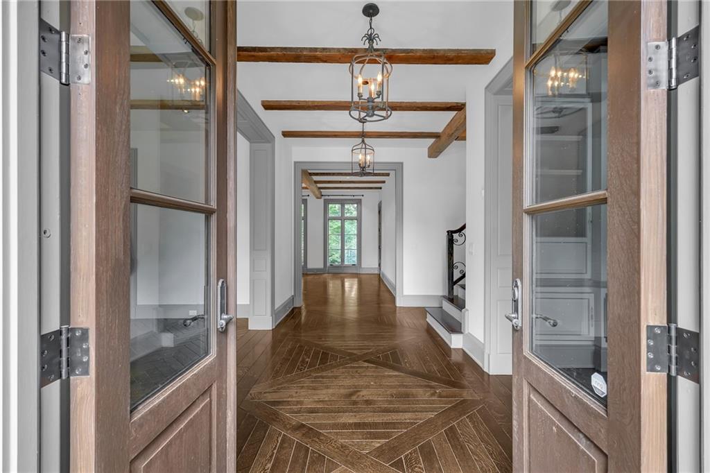 425 Broadland Road Northwest Atlanta, GA 30342 - Photo 13 of 58