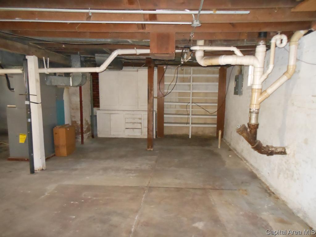 1050 North Summit Avenue Decatur, IL 62522 - Photo 20 of 23