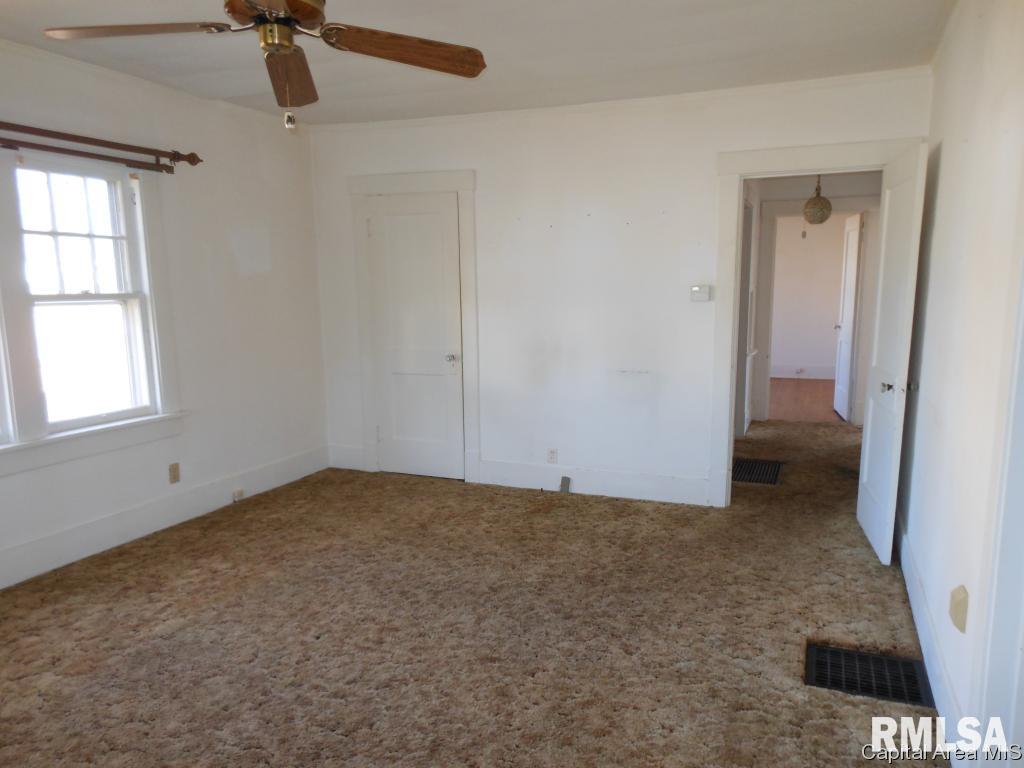 1050 North Summit Avenue Decatur, IL 62522 - Photo 3 of 23