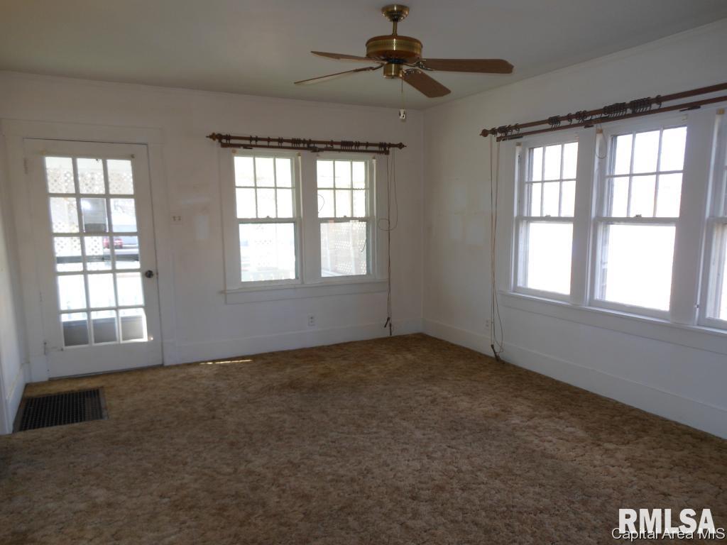 1050 North Summit Avenue Decatur, IL 62522 - Photo 4 of 23