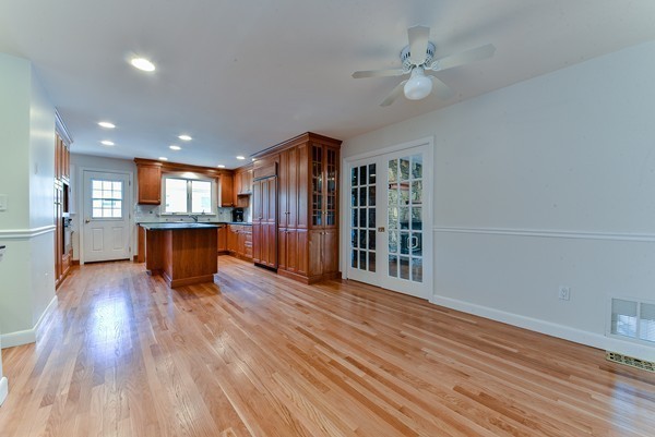 24 Robinhood Road Natick, MA 01760 - Photo 4 of 21 Gallery Image 4