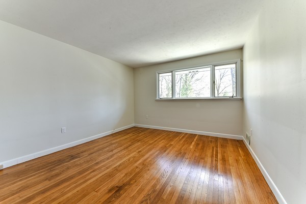 24 Robinhood Road Natick, MA 01760 - Photo 9 of 21 Gallery Image 9