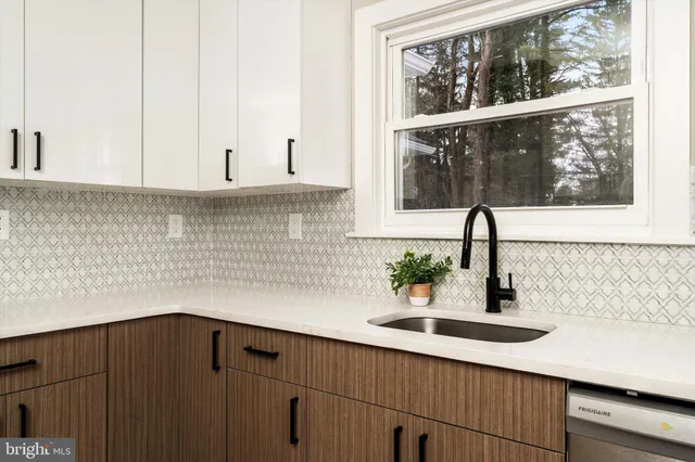 $529,000 | 31 Montague Avenue, Ewing, NJ 08628