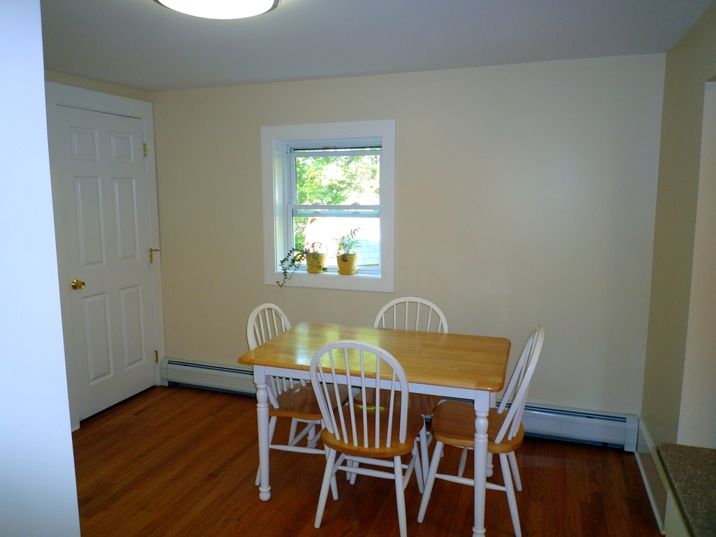 504 North Hoosac Road Williamstown, MA 01267 - Photo 14 of 27 Breakfast Area (2)