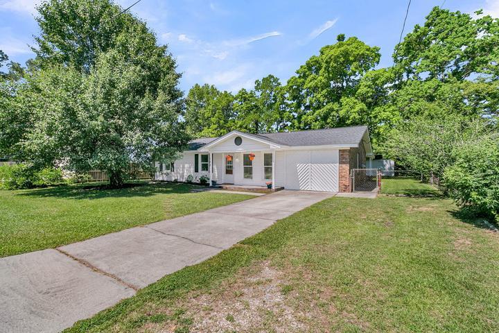 109 Camellia Road Goose Creek, SC 29445 - Photo 4 of 43