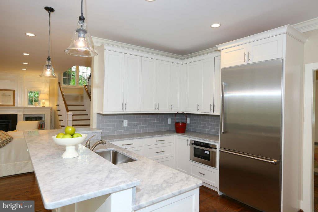 4718 Edgefield Road Bethesda, MD 20814 - Photo 11 of 24 Kitchen