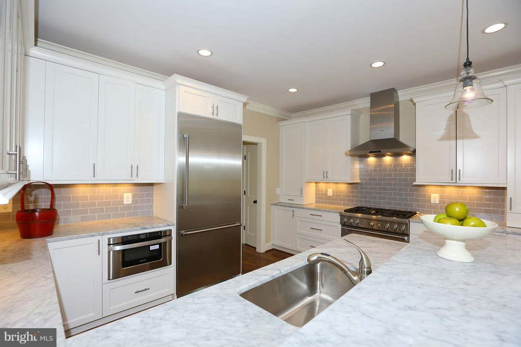 4718 Edgefield Road Bethesda, MD 20814 - Photo 12 of 24 Kitchen