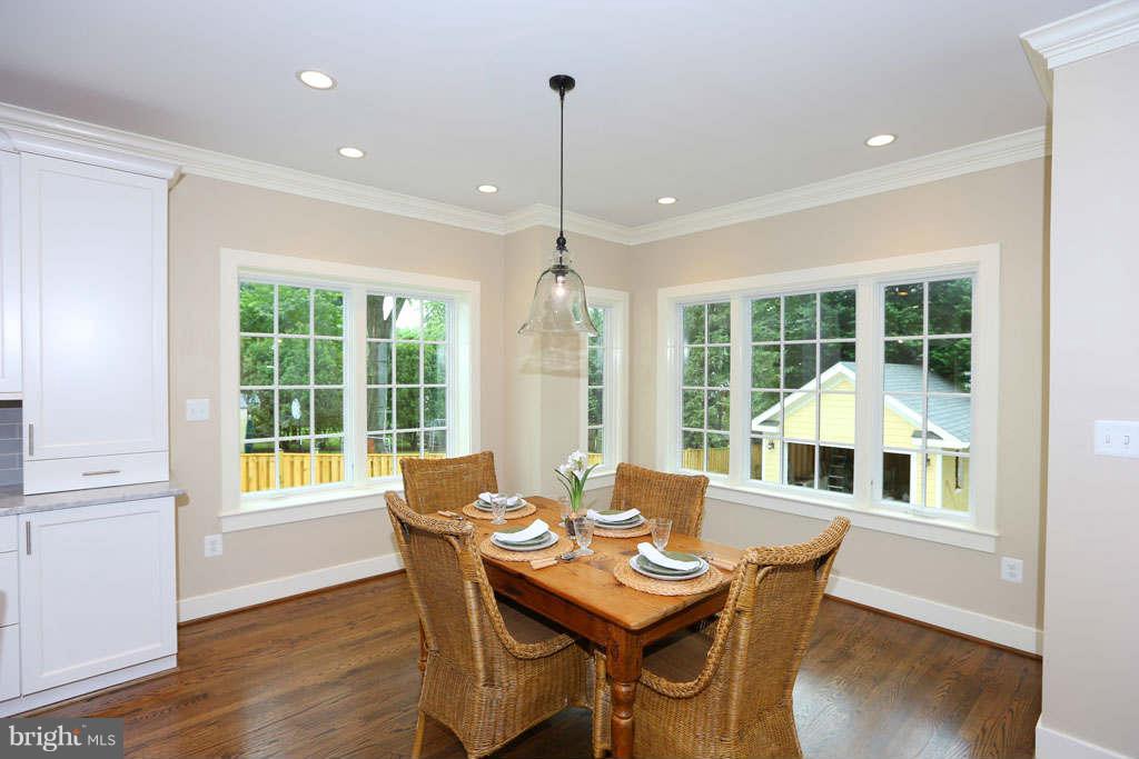 4718 Edgefield Road Bethesda, MD 20814 - Photo 17 of 24 Eat-in Kitchen