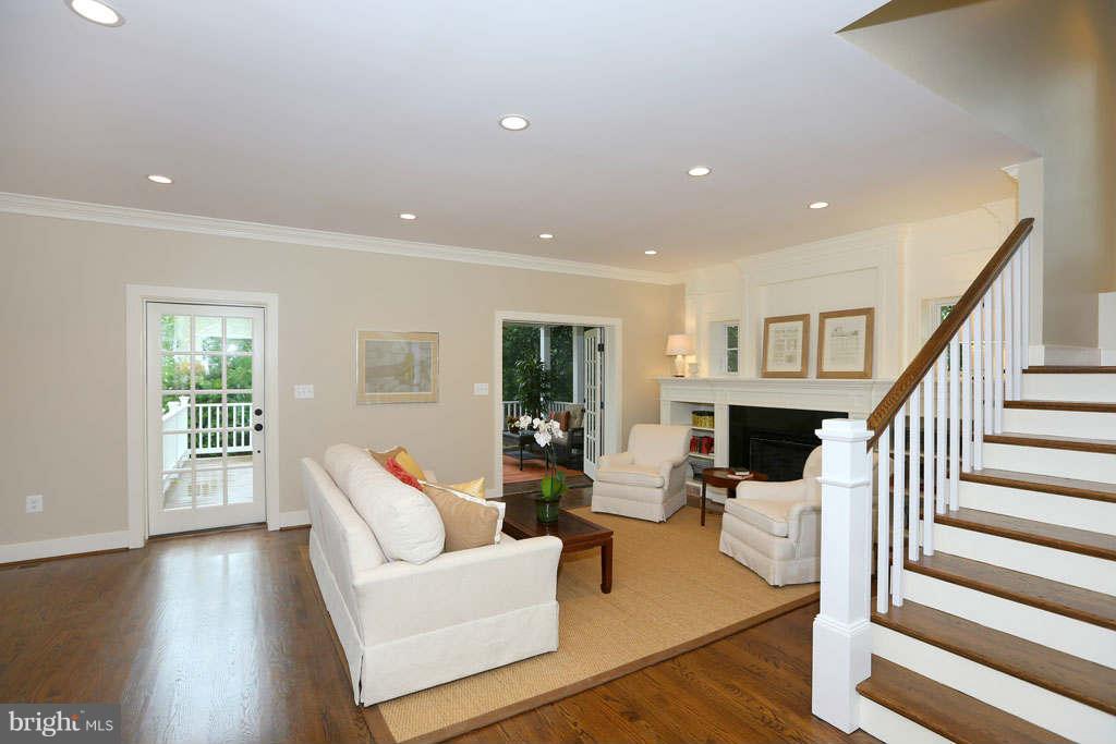 4718 Edgefield Road Bethesda, MD 20814 - Photo 7 of 24 Living Room