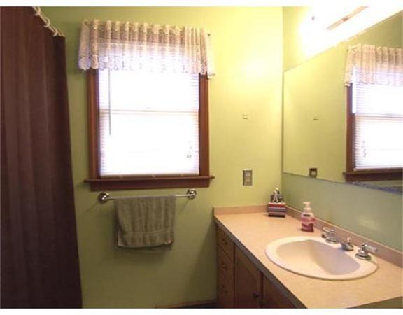 59 Edendale Street Springfield, MA 01104 - Photo 15 of 20