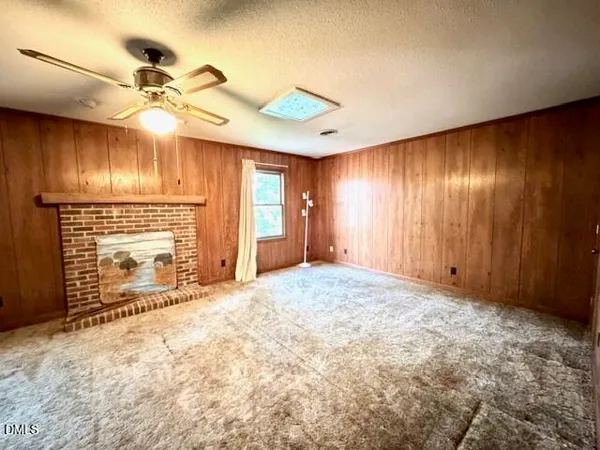a view of a storage & utility room
