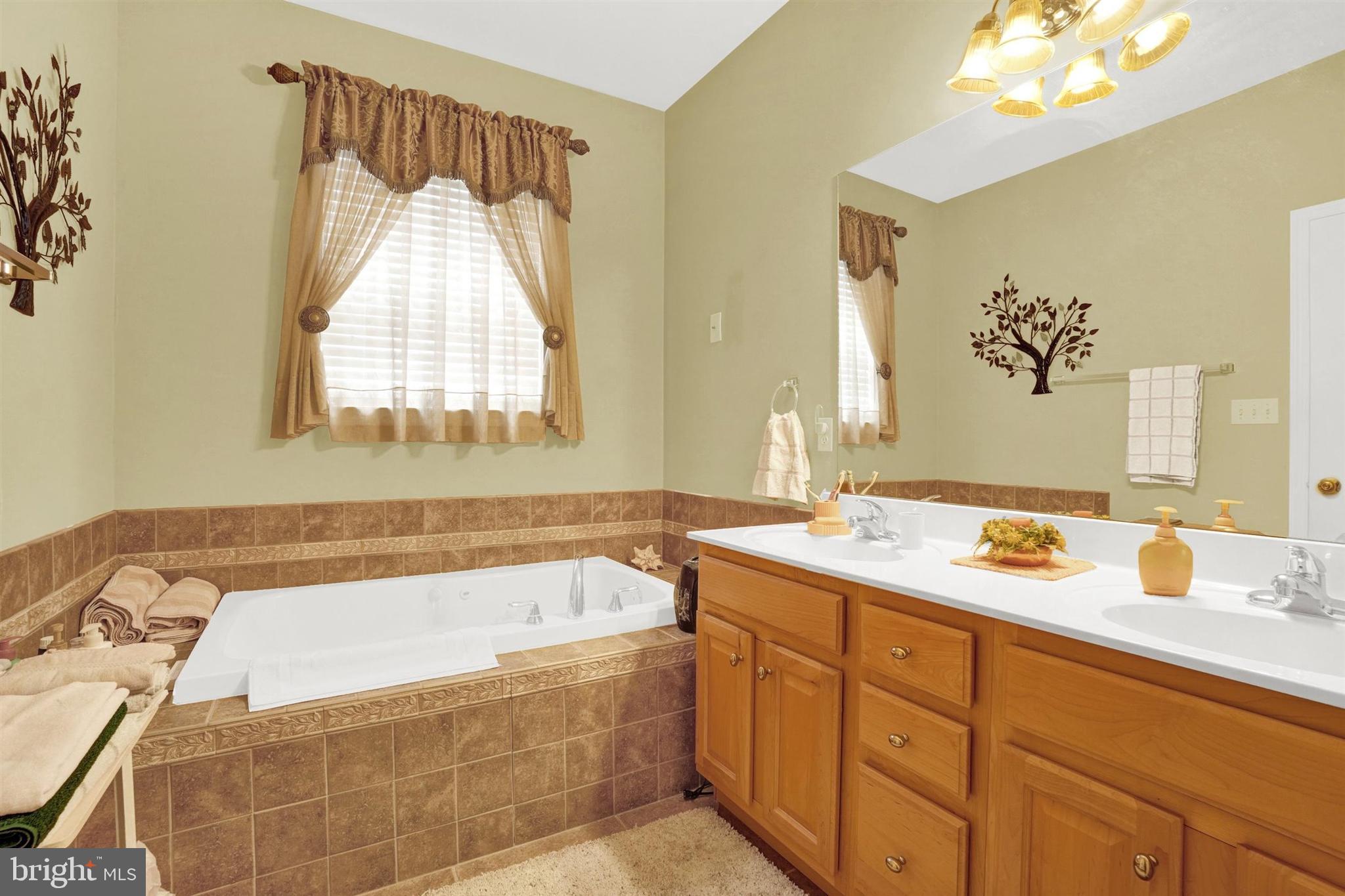 7771 Seneca Ridge Drive York, PA 17403 - Photo 19 of 27 Gallery Image 19