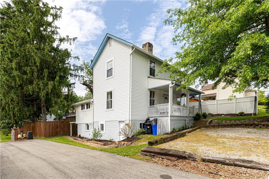 28 Meadow Street Monongahela, PA 15063 - Photo 3 of 45