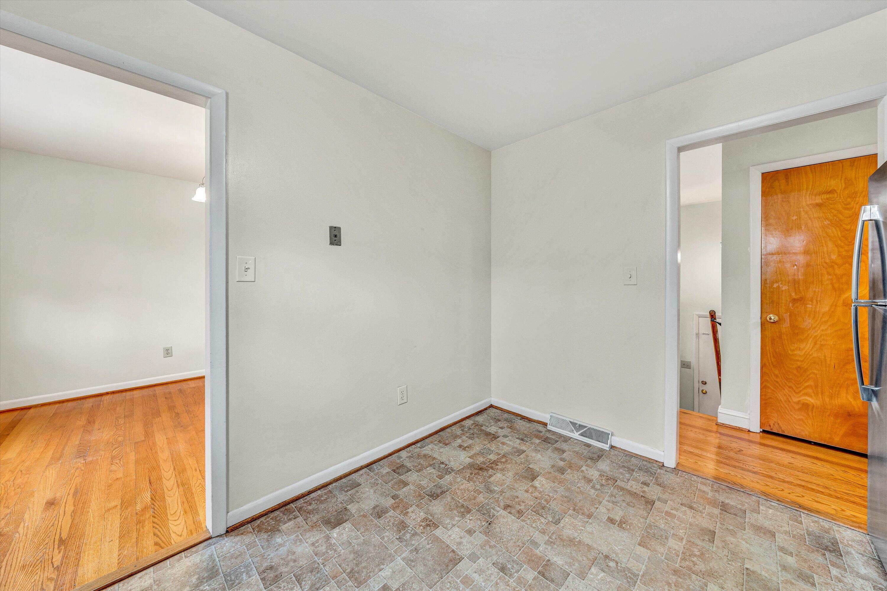 3526 Meadowlark Road Roanoke, VA 24018 - Photo 8 of 31 10-DSC00334
