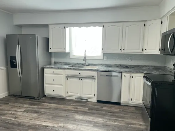 $249,000 | 460 East Chicago Street, Jonesville, MI 49250