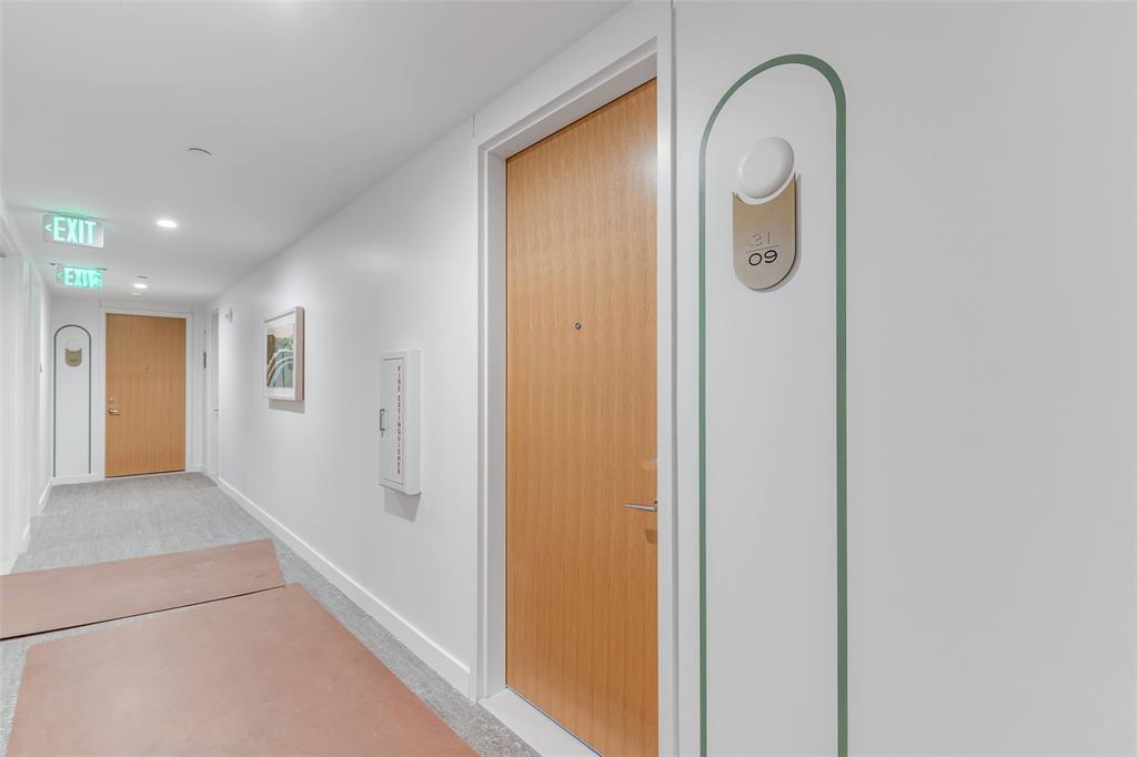 44 East Avenue, Unit 3109 Austin, TX 78701 - Photo 20 of 37 Corridor featuring recessed lighting and baseboards