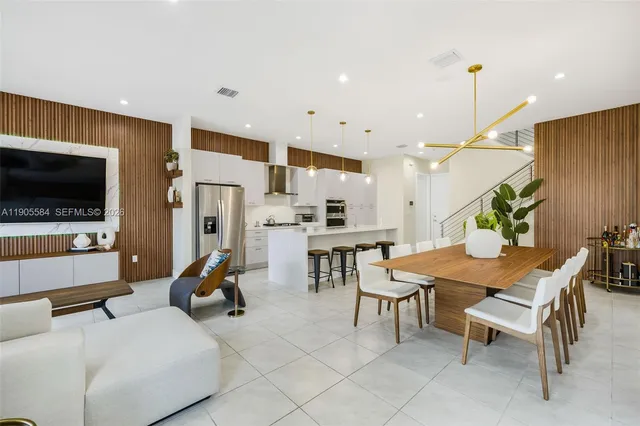 $1,075,000 | 8156 Northwest 43rd Street, Doral, FL 33166