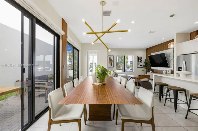 $1,075,000 | 8156 Northwest 43rd Street, Doral, FL 33166