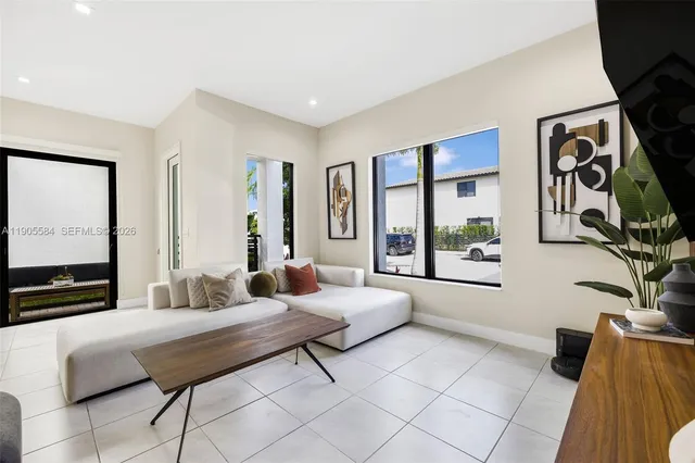 $1,075,000 | 8156 Northwest 43rd Street, Doral, FL 33166