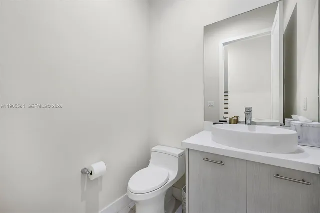 $1,075,000 | 8156 Northwest 43rd Street, Doral, FL 33166