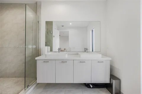 $1,050,000 | 8156 Northwest 43rd Street, Doral, FL 33166