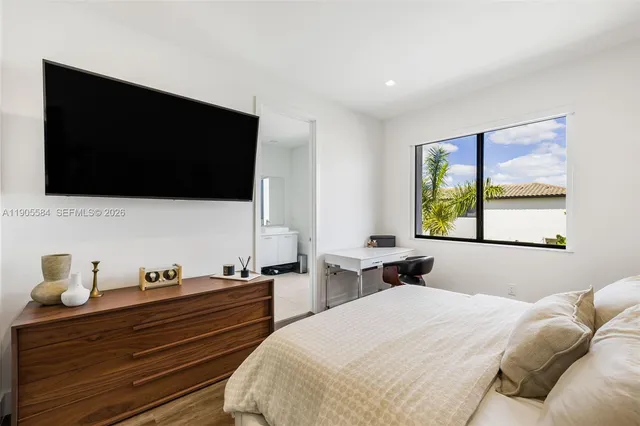 $1,075,000 | 8156 Northwest 43rd Street, Doral, FL 33166